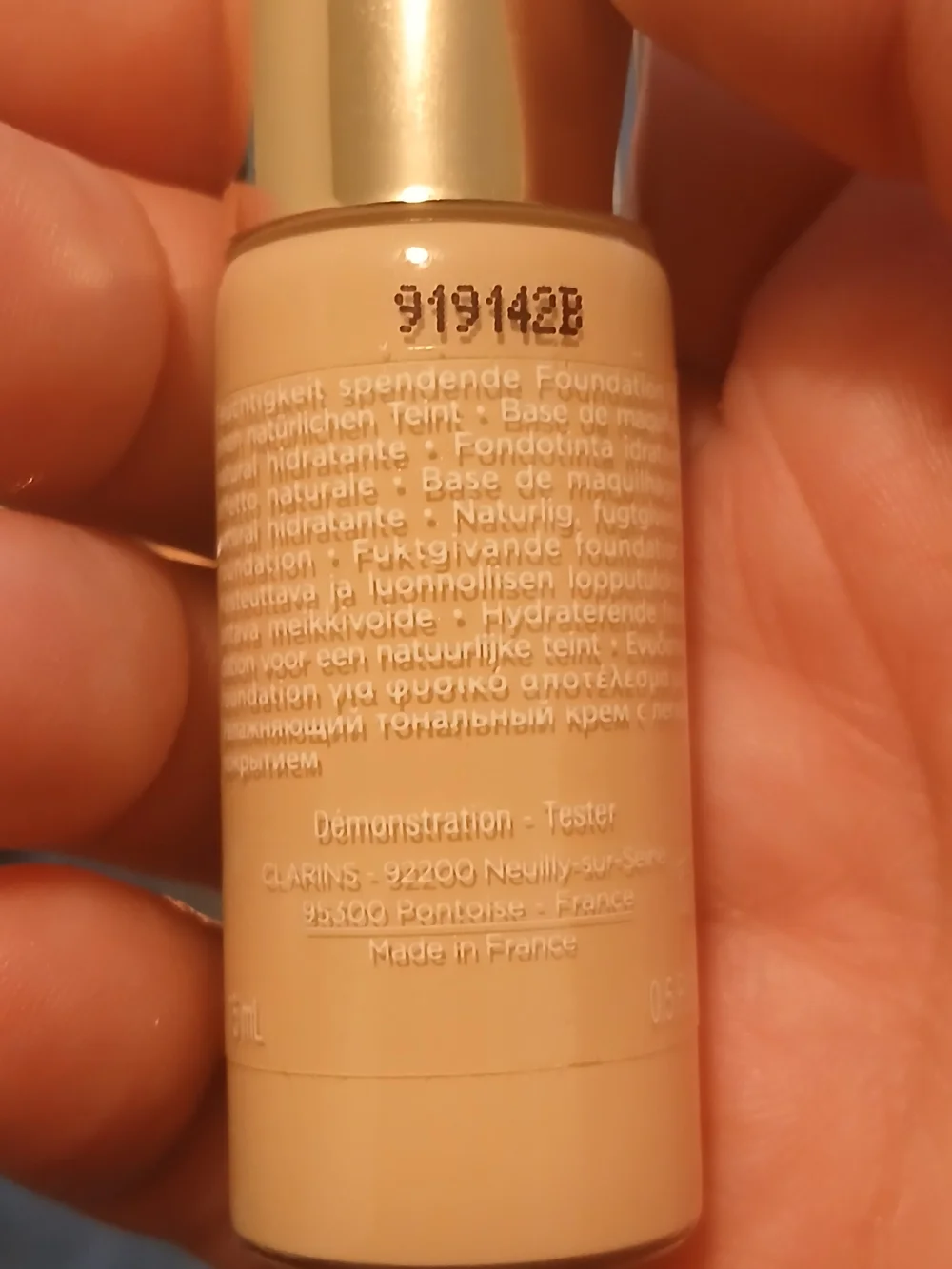 Clarins Skin Illusion Hydrating Foundation - Light Beige Tone